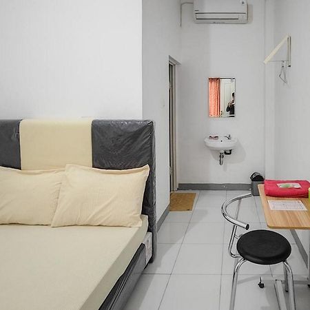 Shekinah Homestay & Cafe Waikabubak Mitra Reddoorz Exteriér fotografie
