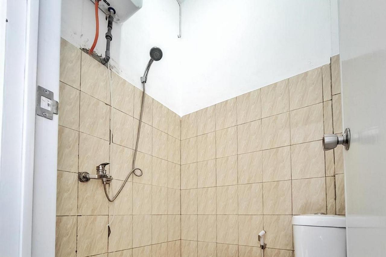 Shekinah Homestay & Cafe Waikabubak Mitra Reddoorz Exteriér fotografie